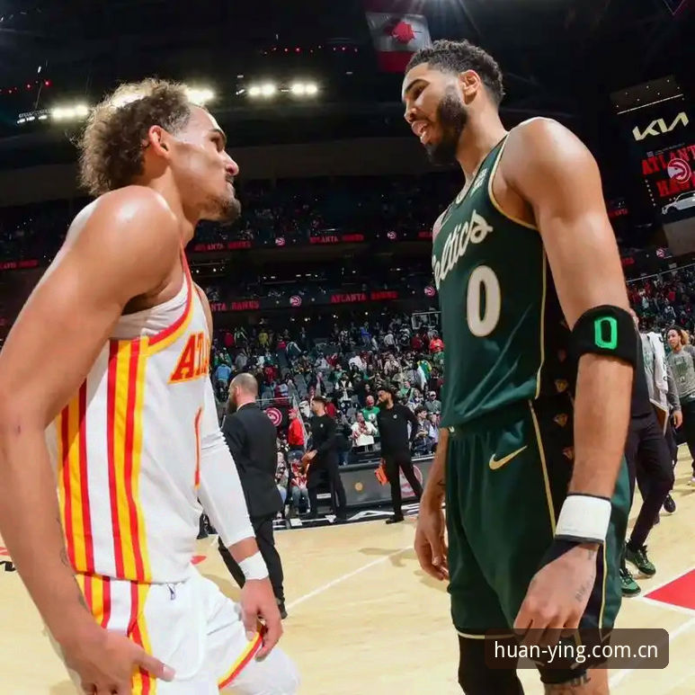 凯尔特人这一手“藏宝”操作，属实把NBA休赛期的剧本玩出了新花样。刚听到消息那会儿，我正蹲在厕所刷手机，差点没把外卖喷出来——雄鹿那边点名要雨果·冈萨雷斯加杰伦·布朗换字母哥，结果波士顿管理层直接回了个“不送”，连讨价还价的余地都没留。更绝的是，名嘴比尔·西蒙斯还专门发文力挺，说史蒂文斯把这00后当亲儿子看待，全队上下都指着他未来扛大旗。这事要是搁两年前，谁会信绿军能为一菜鸟拒绝MVP级别的即战力？可现实就是这么魔幻，咱今天就来掰扯掰扯，这波拒绝背后到底藏着什么门道，以及咱看客该怎么用这出大瓜给自己整点有用的信息差。